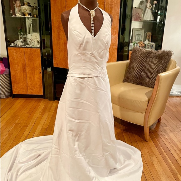 David’s bridal halter gown size 12, white, new with tag - Picture 3 of 10